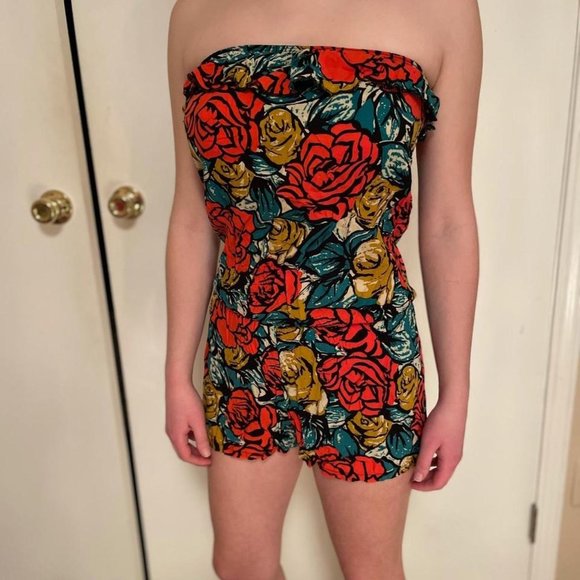 Graphic Floral Romper Wet Seal - Picture 1 of 3
